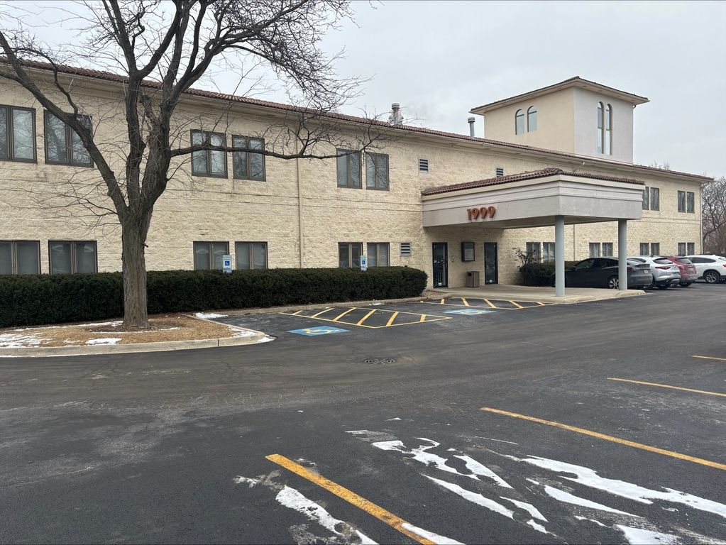 1999 75th Street 204, Woodridge, IL 60517