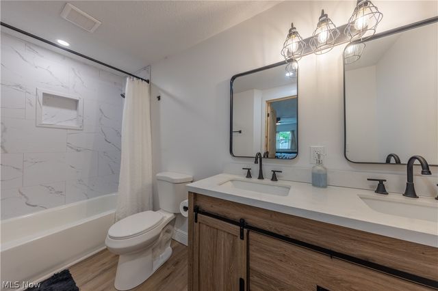 12133 Snow Road, Burton, OH 44021