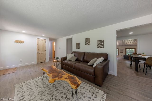 12133 Snow Road, Burton, OH 44021
