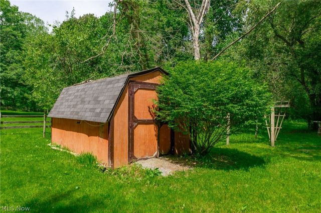 12133 Snow Road, Burton, OH 44021