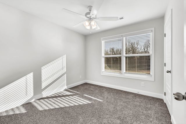 164 Leitrim Dr, Clarksville, TN 37042