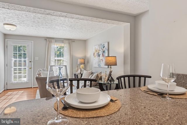 1657 FIELDTHORN DR, Reston, VA 20194