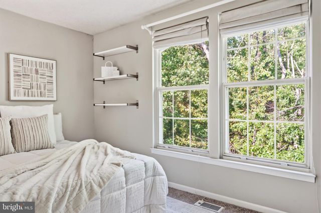 1657 FIELDTHORN DR, Reston, VA 20194