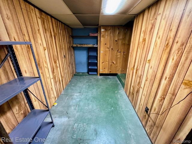 16 GREENWOODE Lane, Pontiac, MI 48340