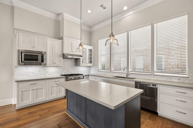 8711 Oak Kolbe Lane, Houston, TX 77080