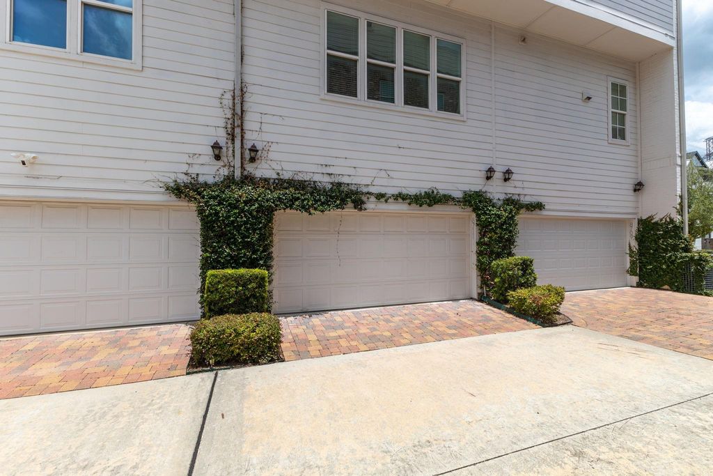 8711 Oak Kolbe Lane, Houston, TX 77080