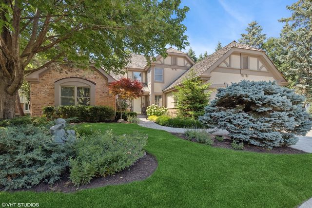 1806 Princeton Court, Lake Forest, IL 60045
