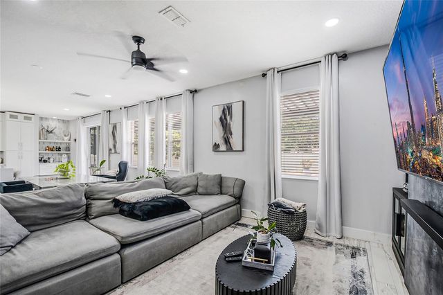 10109 STRATFORD POINTE AVENUE, Orlando, FL 32832