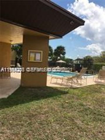 10060 NW 9th St Cir 4, Miami, FL 33172