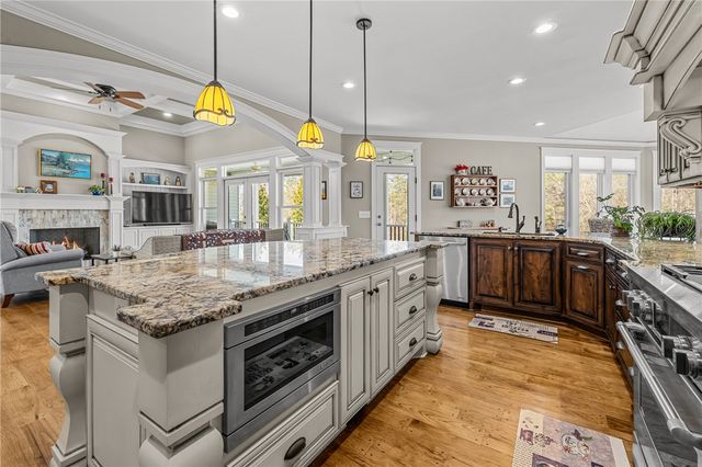 209 Crestridge Drive, Seneca, SC 29672