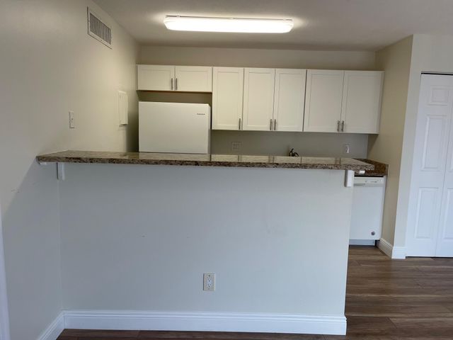 639 Executive Center Drive O-204, West Palm Beach, FL 33401