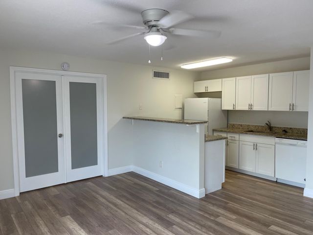 639 Executive Center Drive O-204, West Palm Beach, FL 33401