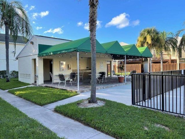 639 Executive Center Drive O-204, West Palm Beach, FL 33401