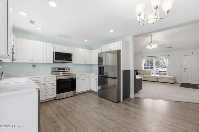 9 Spanish Moss Drive, Beaufort, SC 29907