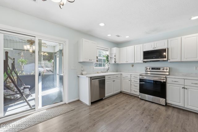 9 Spanish Moss Drive, Beaufort, SC 29907