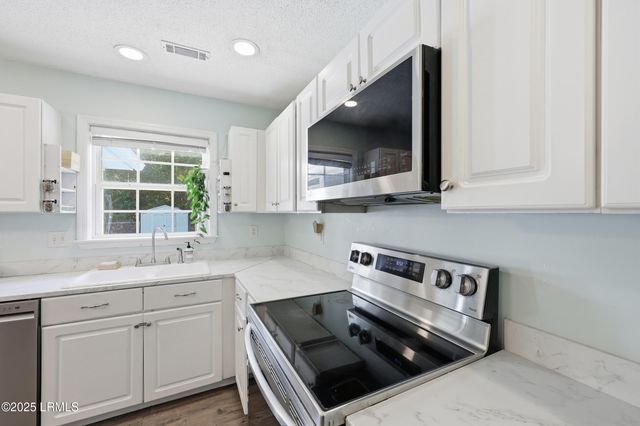 9 Spanish Moss Drive, Beaufort, SC 29907