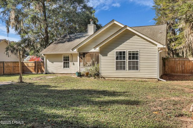 9 Spanish Moss Drive, Beaufort, SC 29907