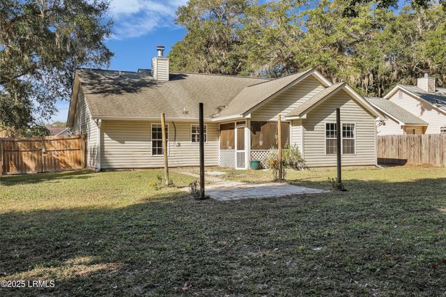 9 Spanish Moss Drive, Beaufort, SC 29907