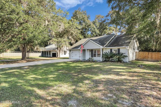 9 Spanish Moss Drive, Beaufort, SC 29907