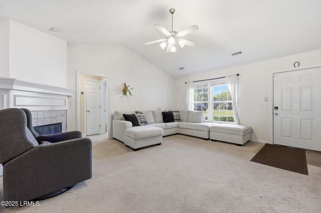 9 Spanish Moss Drive, Beaufort, SC 29907