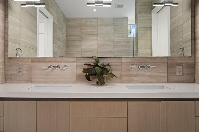 1107 Folts Ave, Austin, TX 78704