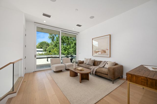 1107 Folts Ave, Austin, TX 78704