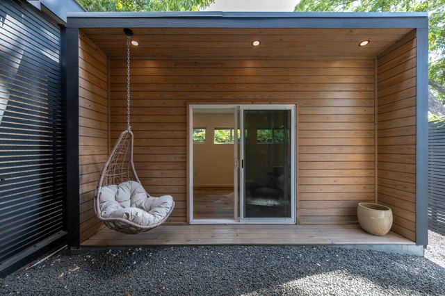 1107 Folts Ave, Austin, TX 78704