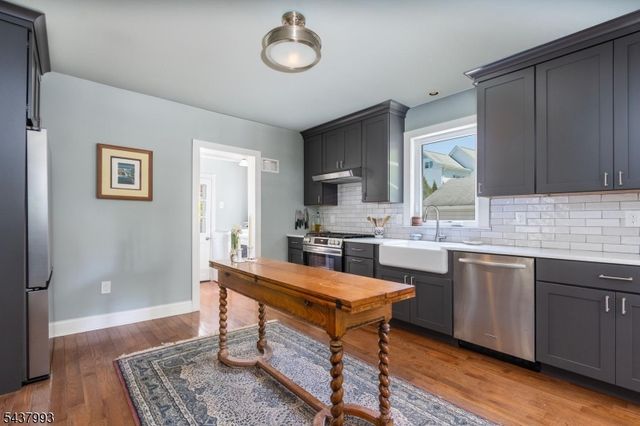 2 Overlook Ave, Peapack Gladstone Boro, NJ 07934