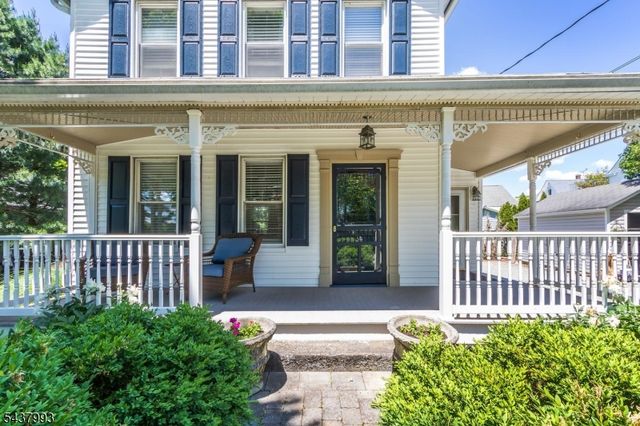 2 Overlook Ave, Peapack Gladstone Boro, NJ 07934