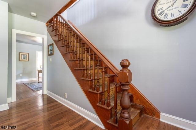 2 Overlook Ave, Peapack Gladstone Boro, NJ 07934