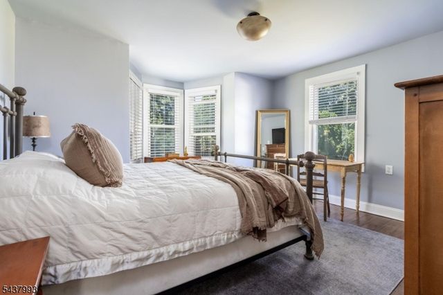 2 Overlook Ave, Peapack Gladstone Boro, NJ 07934