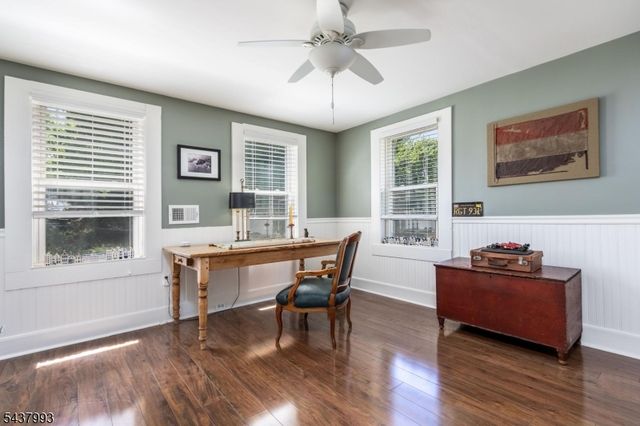 2 Overlook Ave, Peapack Gladstone Boro, NJ 07934