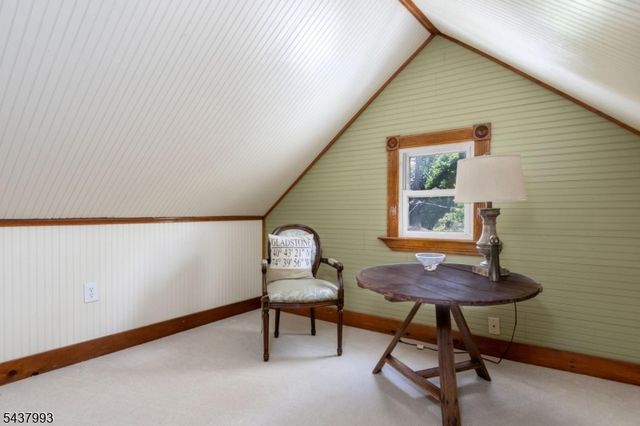 2 Overlook Ave, Peapack Gladstone Boro, NJ 07934