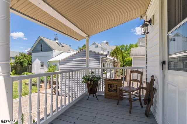 2 Overlook Ave, Peapack Gladstone Boro, NJ 07934