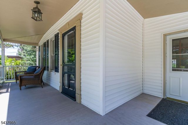 2 Overlook Ave, Peapack Gladstone Boro, NJ 07934