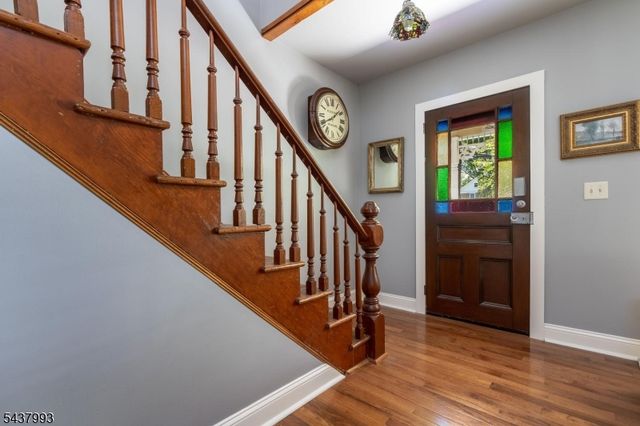 2 Overlook Ave, Peapack Gladstone Boro, NJ 07934
