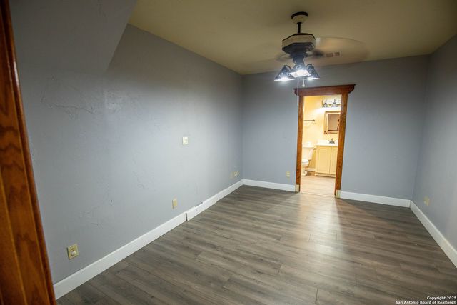 404 Annies Ln, La Vernia, TX 78121