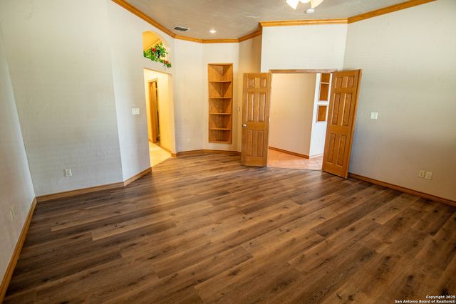 404 Annies Ln, La Vernia, TX 78121