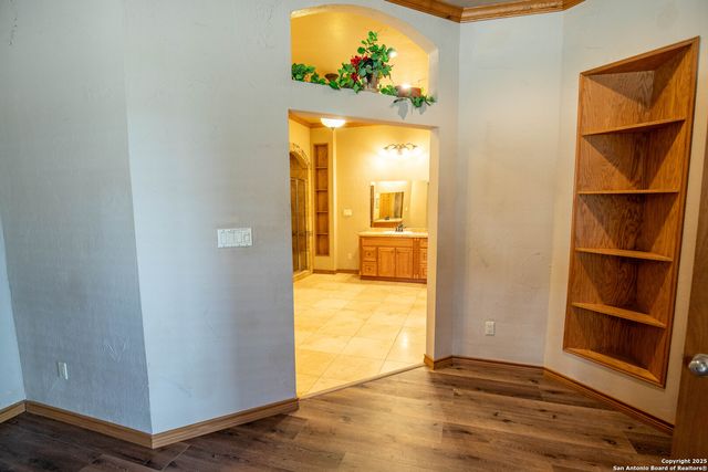 404 Annies Ln, La Vernia, TX 78121
