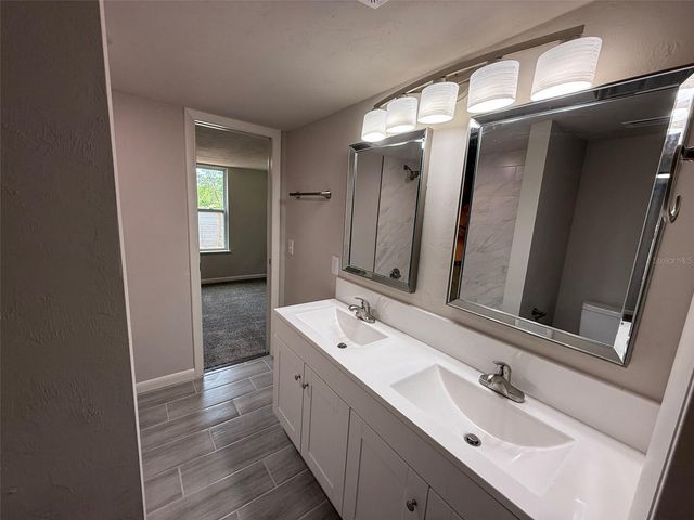 2232 SE 8 PLACE, Gainesville, FL 32641