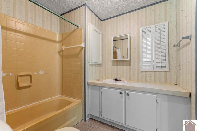 62 Twin Trees Rd, Cadiz, KY 42211