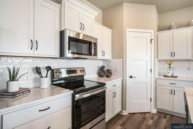 5410 N 182 Street, Elkhorn, NE 68022