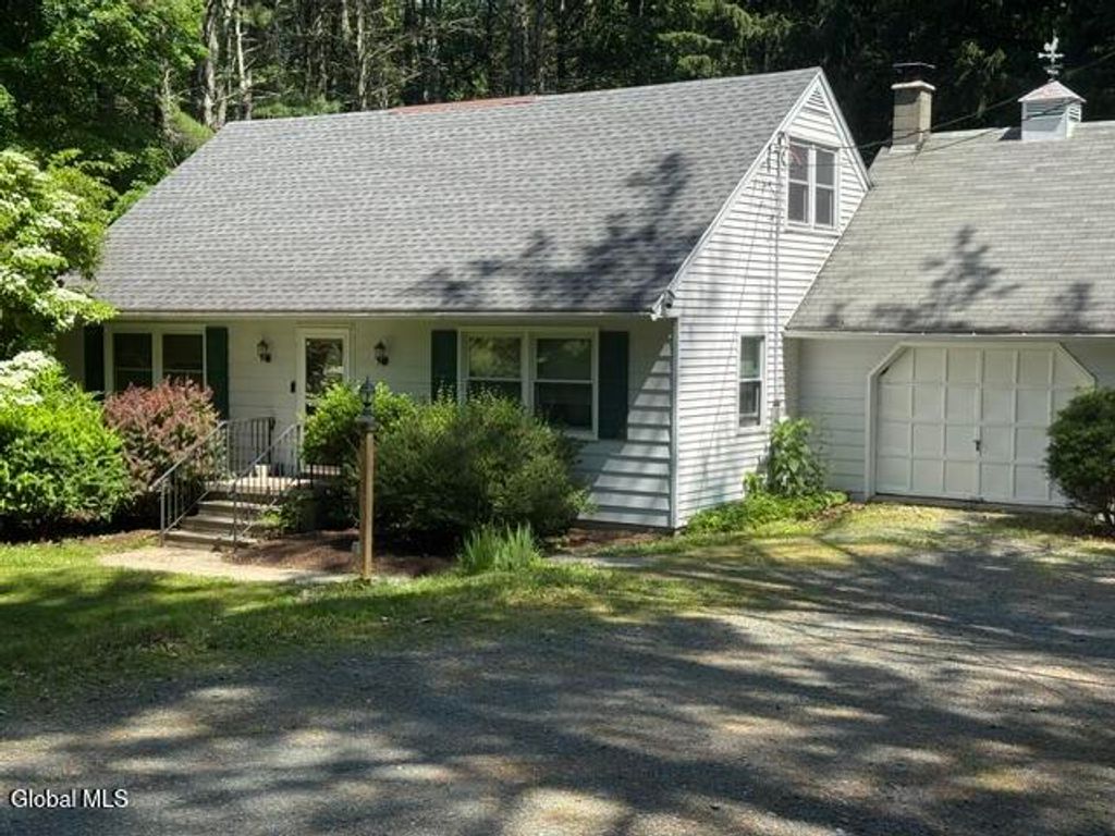 294 Thais Road, Sand Lake, NY 12018