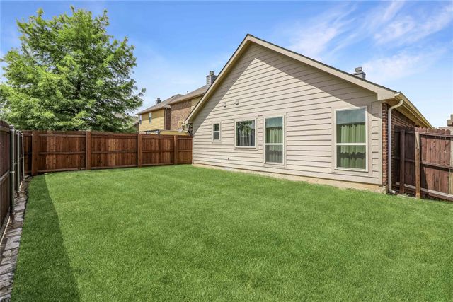 300 Black Bear Drive, Mckinney, TX 75071