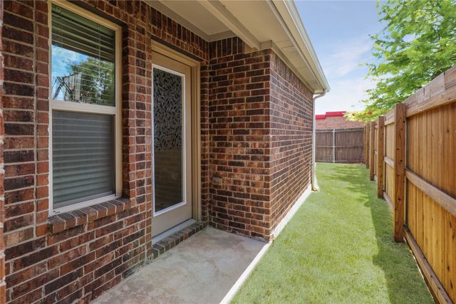 300 Black Bear Drive, Mckinney, TX 75071