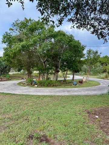 475 Fischer TRL, Wimberley, TX 78676