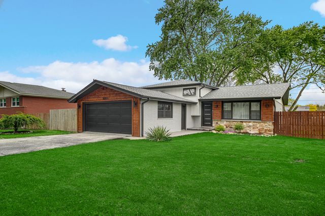 10324 S 81st Avenue, Palos Hills, IL 60465