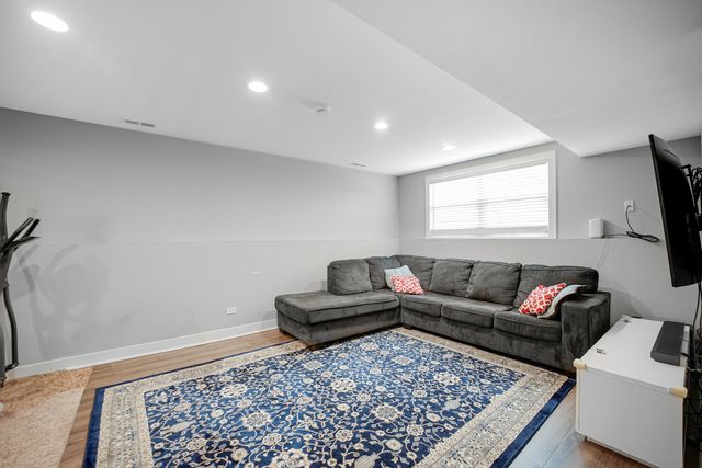 10324 S 81st Avenue, Palos Hills, IL 60465