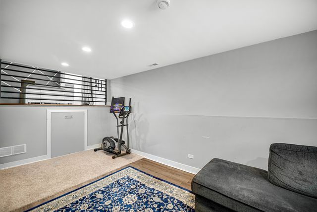 10324 S 81st Avenue, Palos Hills, IL 60465