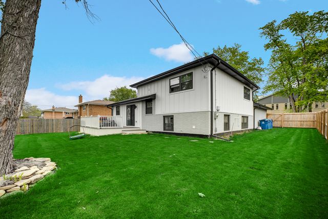 10324 S 81st Avenue, Palos Hills, IL 60465